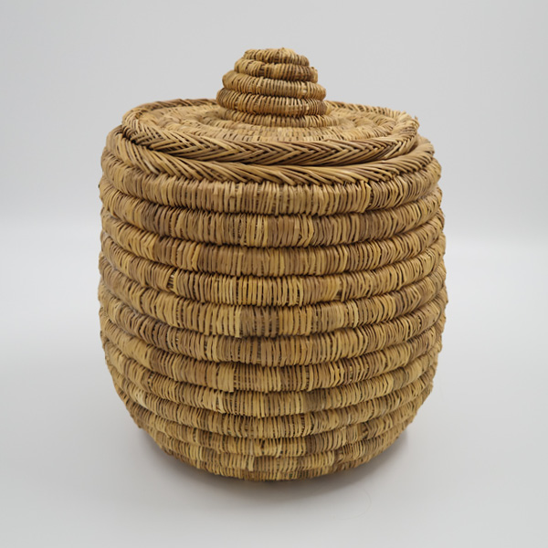 Small wicker basket with lid - Help Local with Love